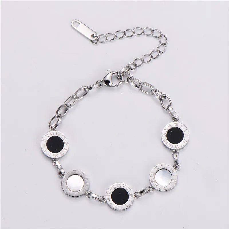 316L Stainless Steel Black And White Fritillaria Roman Round Plate Elegant And Charming Golden Gril Bracelet Evening Jewelry