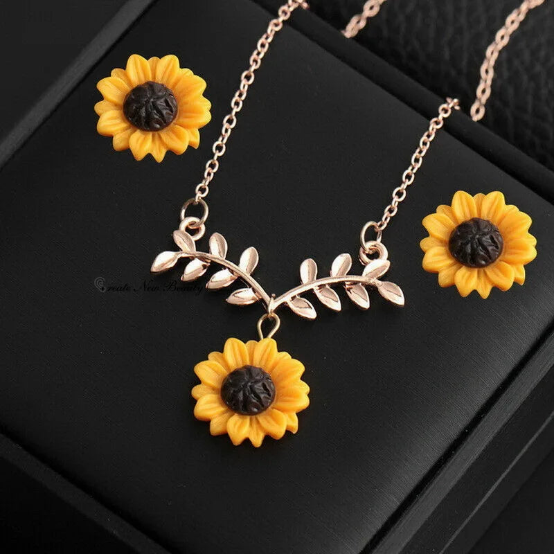 3PCs Sunflower Pendant Necklace for Women Earring Set Summer Countryside Resort Sunflower Clavicle Chain Holiday Jewelry